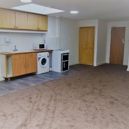 Stamford Street Central, Ashton-under-lyne, OL6 - Photo 3