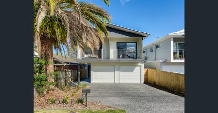 MODERN, FULLY FURNISHED, STUDIO APARTMENT - Photo 4