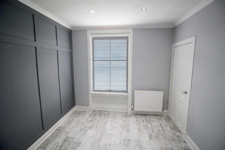 Price £950 pcm - Available Now - Unfurnished - Photo 3