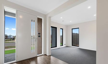 Beautiful Double Storey Home - Photo 3