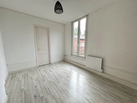Location Studio 1 pièces 25 m2 à Saint-Quentin - Photo 4