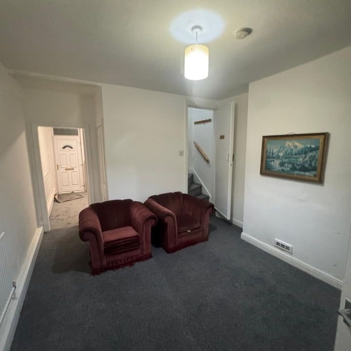 3 Bed End Terrace, North Gate, NG7 - Photo 1