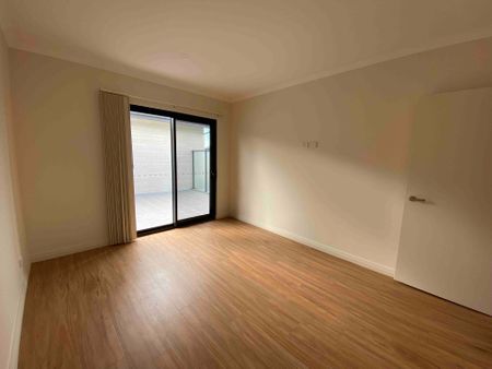 Modern Coastal Apartment - Photo 3