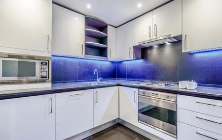 Westferry Circus, Canary Wharf, London, E14 - Photo 5