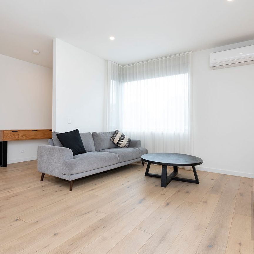 Prime location with lots to offer - Photo 1