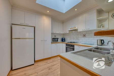 GEM IN TIMBARRA ESTATE - Photo 3