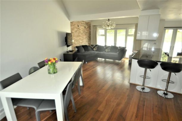 4 bedroom semi-detached house to rent - Photo 1