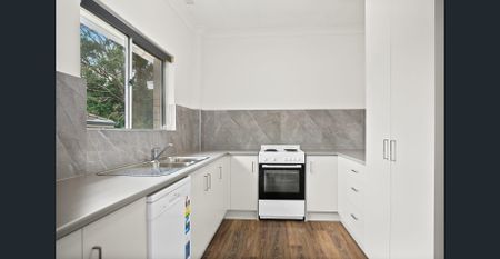 Summer in the Village - Photo 4