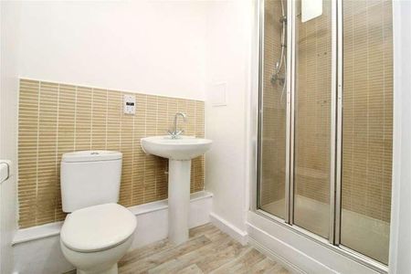 Cottons Approach, Romford, RM7 - Photo 2