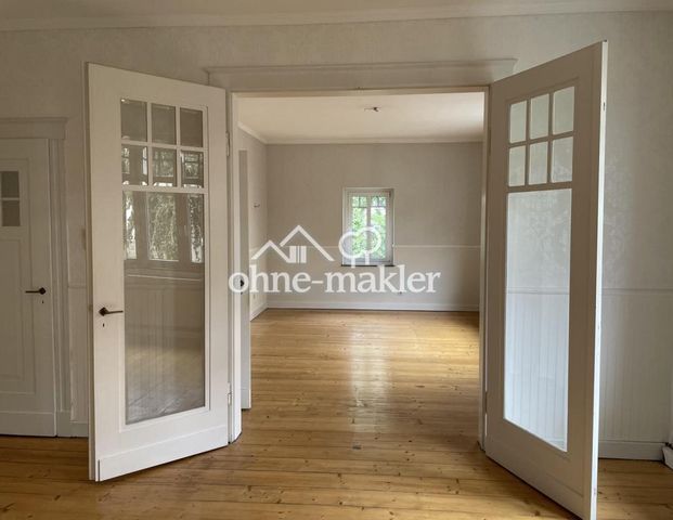 Altbauwohnung in ruhiger Zentrumslage – Gartenmitbenutzung, Stellplatz - Foto 1