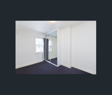 Charming Refurbished Terrace - Photo 3