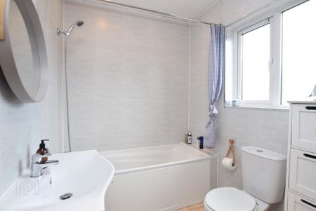 46 Clonallon Park, Belfast, BT4 2BZ - Photo 4