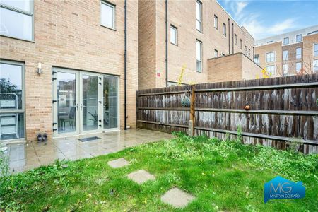 3 bedroom terraced house to rent - Photo 3