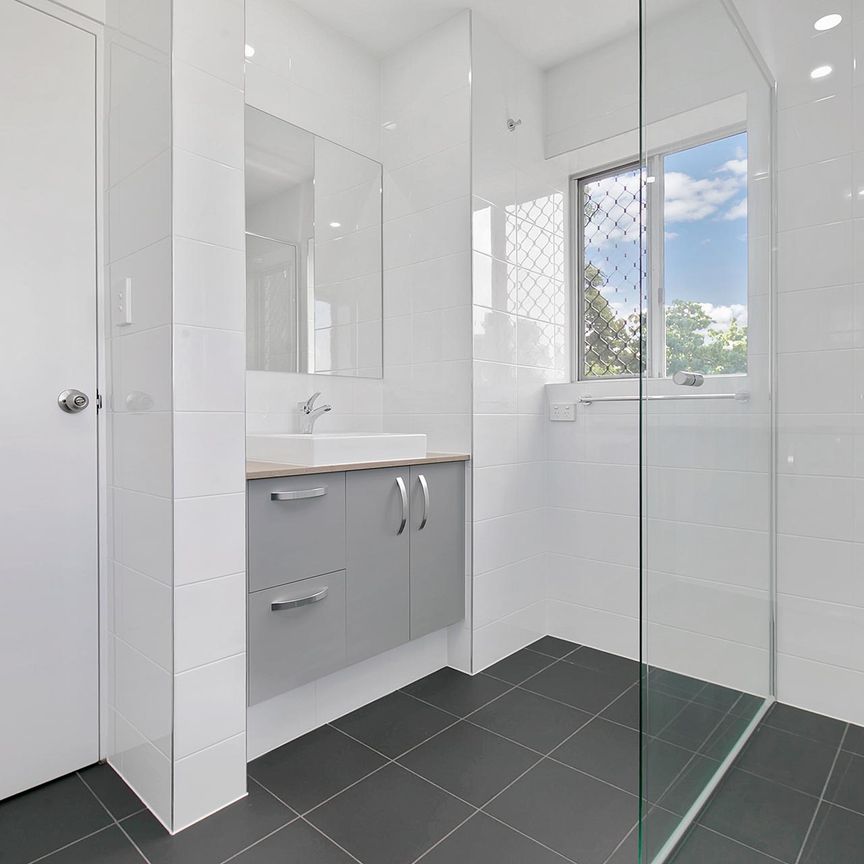 6/42 Pembroke Road, Coorparoo QLD 4151 - Apartment For Rent | Domain - Photo 1