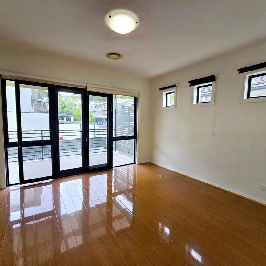 Beautiful Home Close to Lake - Photo 1