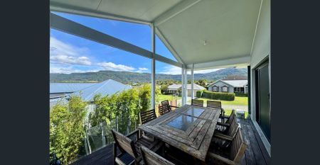 Spacious Family Home in Peaceful Cambewarra Village - Photo 2