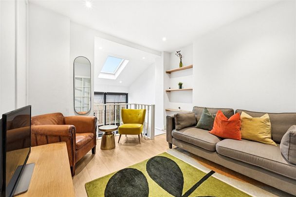 Upper Tachbrook Street, London, SW1V flat - penthouse to rent - Photo 1