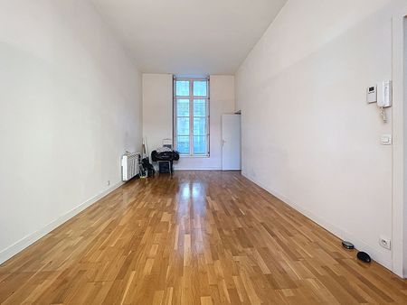 Apartment - Photo 2