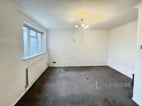 Leagrave Area - Tudor Road - Bedroom - Part Furnished, LU3 - Photo 1