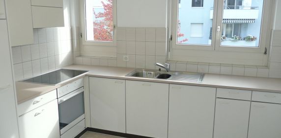 Ihr neues Zuhause im Dorfzentrum von Küsnacht befristet 1 Jahr - Foto 2