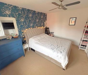 4 bedroom detached house to rent - Photo 3