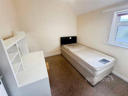 6 bedroom terraced house to rent - Photo 4