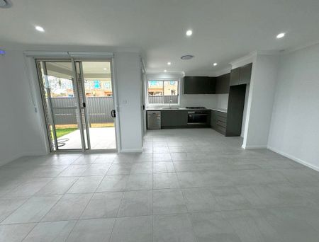 Stylish Home, Prime Spot! - Photo 5