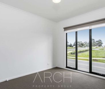 7 Balmoor Terrace, Clyde North, Vic 3978 - Photo 4