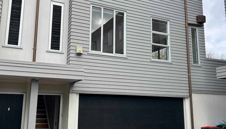 Centrally located Townhouse - Photo 3