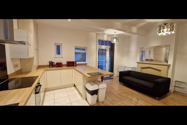 Room in a Shared House, Hollis Road, CV3 - Photo 1