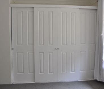 Neat & Modern Living in Upper Piper Street! - Photo 3