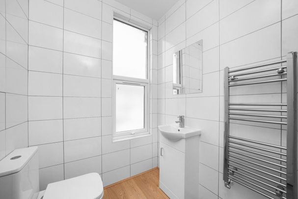 Room in a Shared House, Trevelyan Road, SW17 - Photo 1