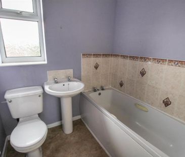 3 bedroom detached house to rent - Photo 4