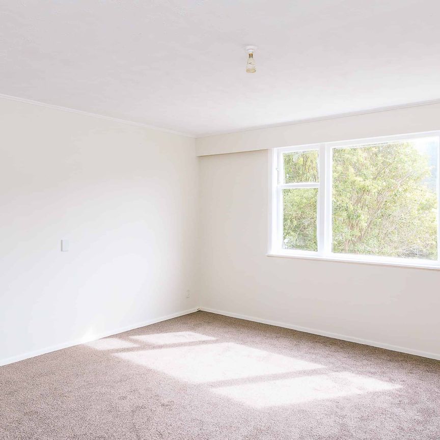 Stokes Valley 3 Bedrooms - Photo 1