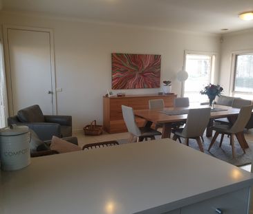 Wantirna South - Photo 2