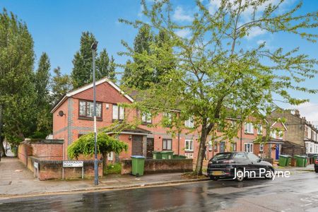 Terraced House to rent - Marmadon Road, London, SE18 - Photo 5