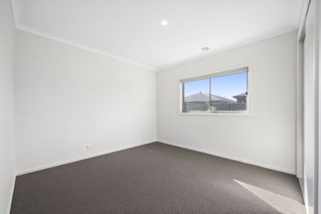 Lovely 4 Bedroom Home - Photo 2