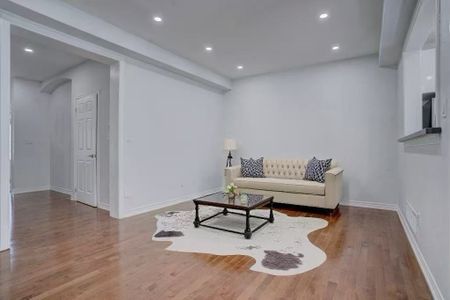 For Lease - 43 Gamble Glen Crescent, Richmond Hill, Ontario - Photo 3