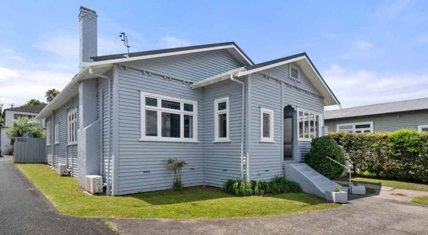 Charming 3 Bedroom Home: Perfect for Your Family - Photo 1