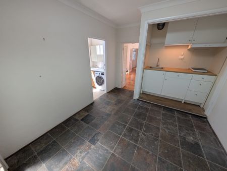 Lindfield - Photo 2