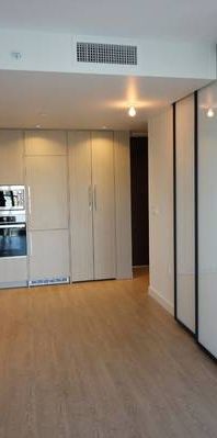 Stunning 1 Bed, 1 Bath, Den, Balcony, In-suite Laundry, Parking & More - Photo 1