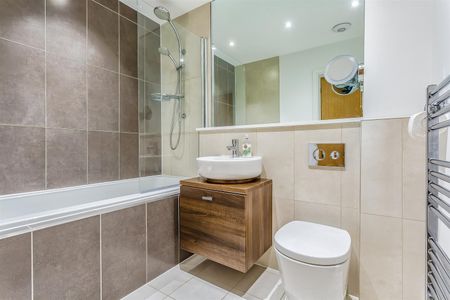 To Let 2 Bed Apartment - Photo 5