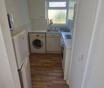 1 bed studio flat to rent in James Close, Wivenhoe - Photo 2