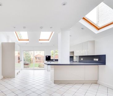 4 bedroom terraced house to rent - Photo 5