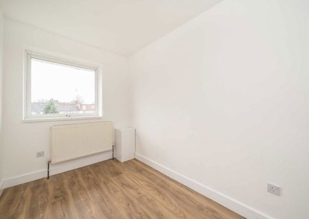 Crusoe Road, CR4 3LG, Mitcham - Photo 4