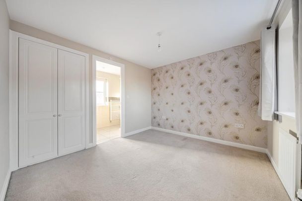 4 bedroom detached house to rent - Photo 1