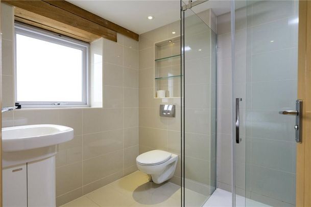 4 bedroom semi-detached house to rent - Photo 1