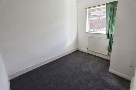 3 bedroom House To Let - Photo 4