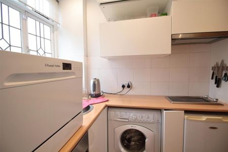 Studio to rent - Photo 2