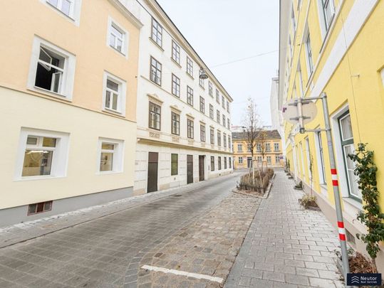 EINZIGARTIGE ALTBAUWOHUNG IM LOFT STIL - LICHTDURCHFLUTET - BALKON - EXKLUSIVE LAGE IM 7. WIENER GEMEINDEBEZIRK -INNENHOFLAGE - BARRIEREFREI MITTELS LIFT - Foto 1